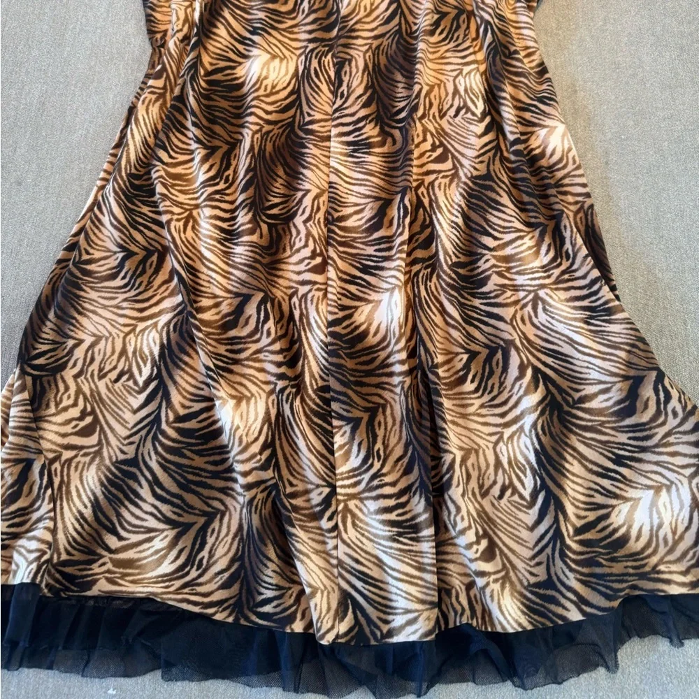 Vintage Studio Donatella Tiger Print Nightie - Picture 5 of 7